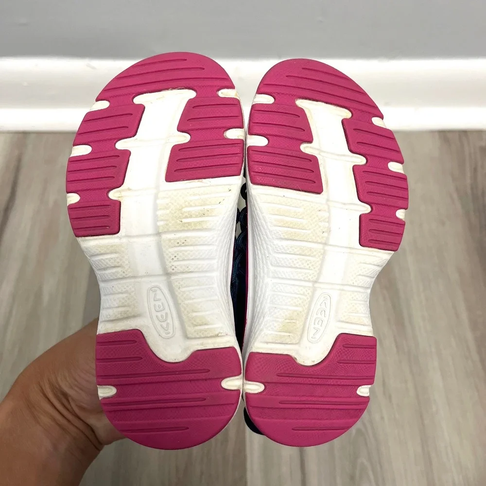Keen Sandals Girls 8 Navy Blue and Pink Uneek O2‎ Corded Lace Up